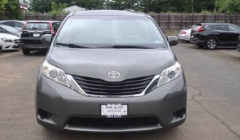 2012-toyota-sienna-le-7-passenger-auto-access-seat-4dr-mini-van-7