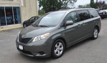 2012-toyota-sienna-le-8-passenger-4dr-mini-van-v6-11
