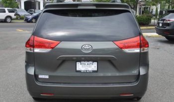 2012-toyota-sienna-le-8-passenger-4dr-mini-van-v6-5
