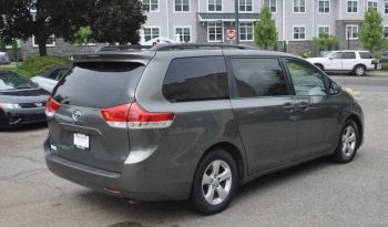 2012-toyota-sienna-le-8-passenger-4dr-mini-van-v6-6