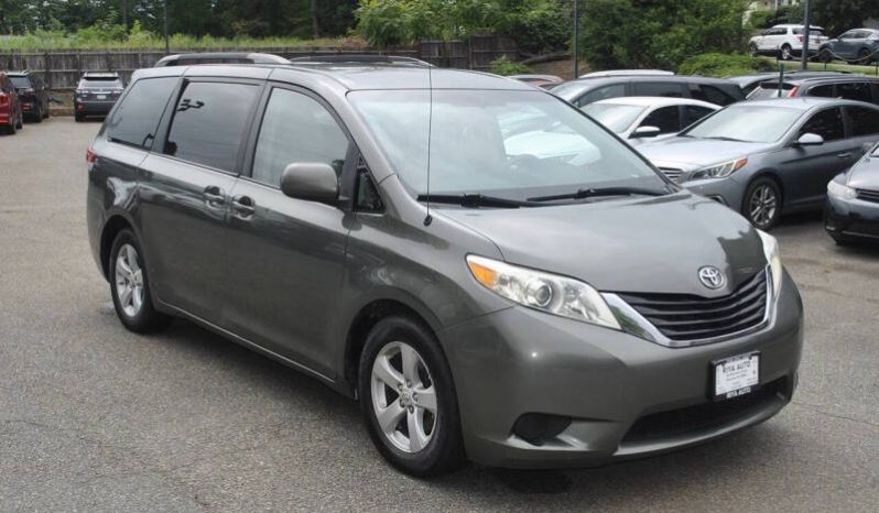 2012 Toyota Sienna LE 8-Passenger