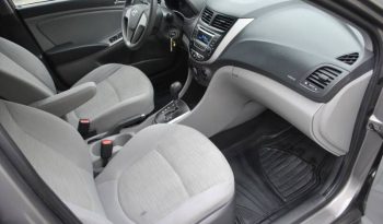 2017-hyundai-accent-se-4dr-sedan-6a-30 (1)