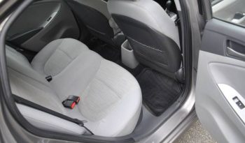 2017-hyundai-accent-se-4dr-sedan-6a-34 (1)
