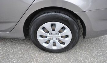 2017-hyundai-accent-se-4dr-sedan-6a-38