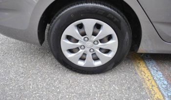 2017-hyundai-accent-se-4dr-sedan-6a-39