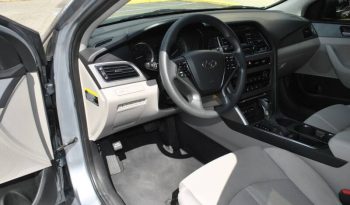 2017-hyundai-sonata-base-4dr-sedan-pzev-33