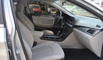 2017-hyundai-sonata-base-4dr-sedan-pzev-41