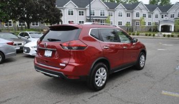 2017-nissan-rogue-s-awd-4dr-crossover-8