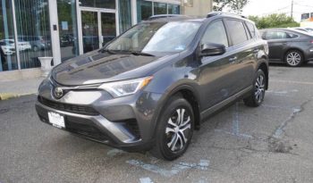 2017-toyota-rav4-le-awd-4dr-suv-10
