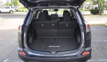 2017-toyota-rav4-le-awd-4dr-suv-11