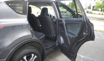 2017-toyota-rav4-le-awd-4dr-suv-19