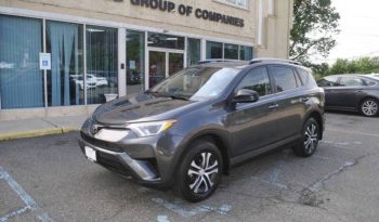 2017-toyota-rav4-le-awd-4dr-suv-2