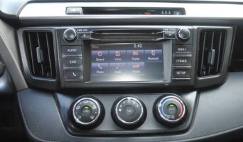 2017-toyota-rav4-le-awd-4dr-suv-24