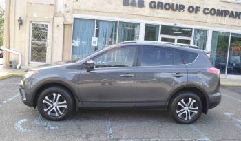 2017-toyota-rav4-le-awd-4dr-suv-3